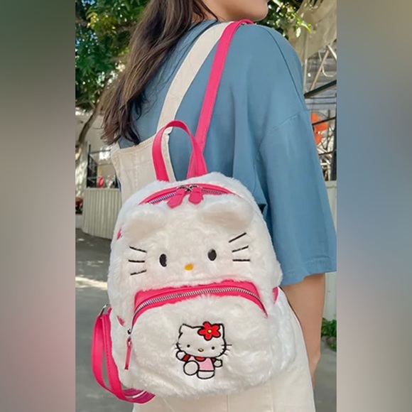 Hello Kitty Backpack - Picture 4 of 5